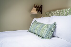 1 bedroom, iron/ironing board, Internet
