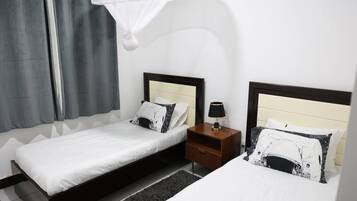 3 quartos, ferros/tábuas de passar roupa, Wi-Fi, roupa de cama