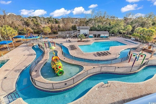 Cozy 1-bedroom condo on ocean front resort with private beach