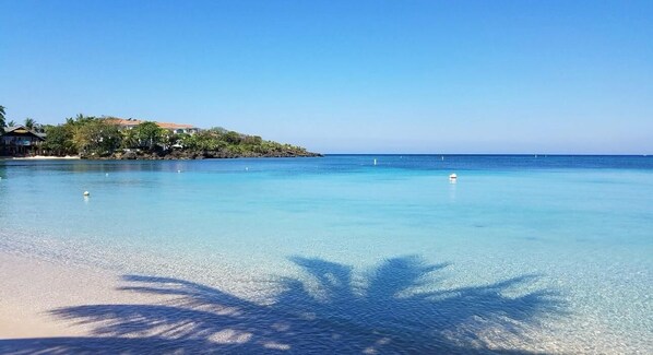 Liegestühle, Strandtücher