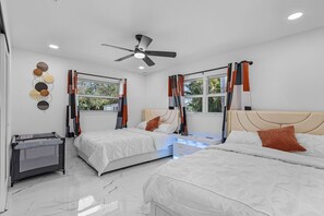 3 bedrooms, desk, iron/ironing board, travel crib