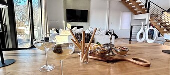 Arch View Luxury Home: Private Hot-tub, Pool,Sauna,Free Wine&Brkfst