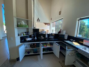 雪櫃、微波爐、爐具、咖啡機/沖茶器