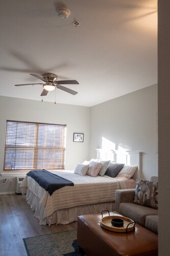 Cozy 1-bedroom condo with WiFi, fitness room in lovely Branson West