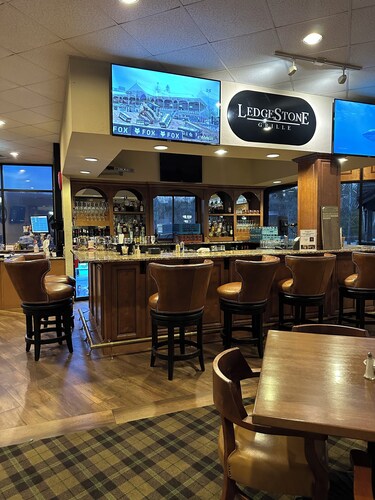 Cozy 1-bedroom condo with WiFi, fitness room in lovely Branson West