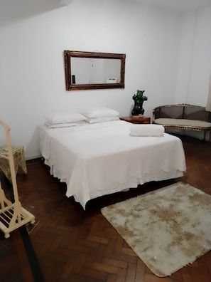 3 quartos, ferros/tábuas de passar roupa, Wi-Fi, roupa de cama