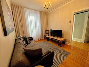 Smart-TV, Bücher, Computerbildschirme