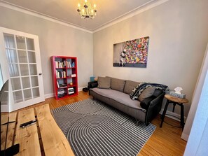 Smart TV, books, computer monitors - Montréal Haven (Montréal)