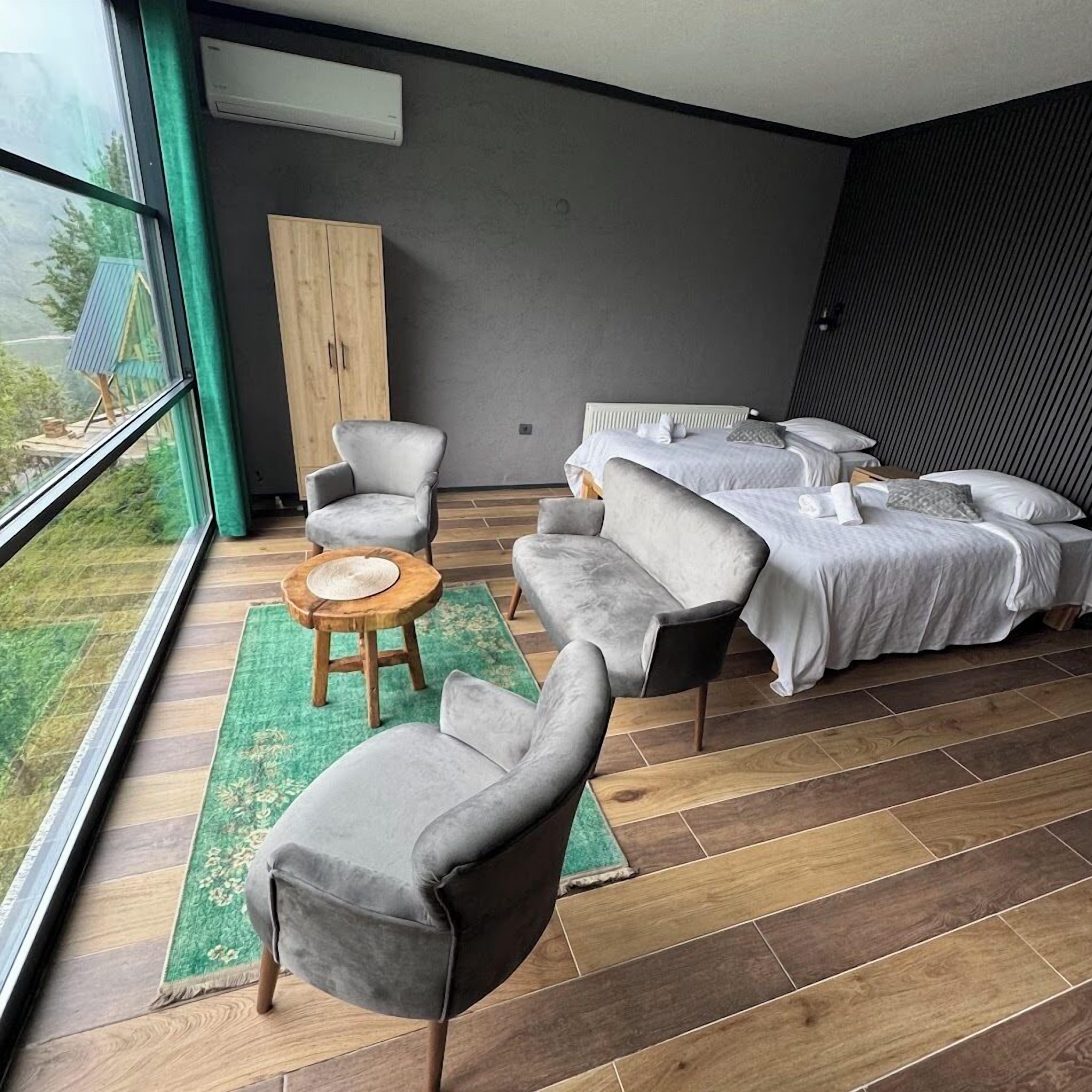 Basic Twin Room | Free WiFi, bed sheets