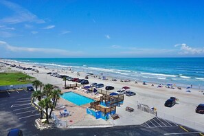 Beach nearby - OCEAN VIEW Studio@Daytona Zzz 4 (Daytona Beach)