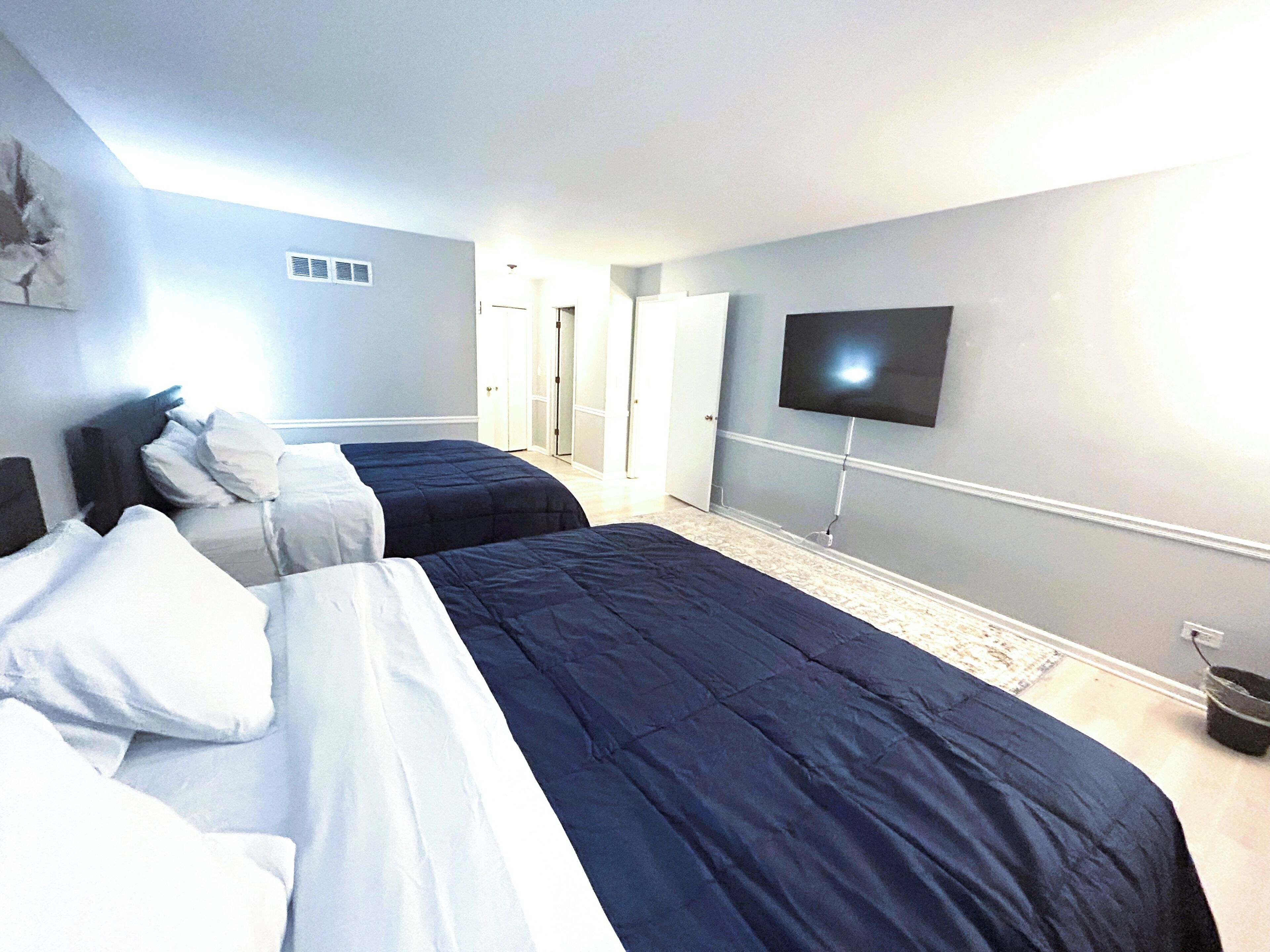 5 bedrooms, WiFi, bed sheets