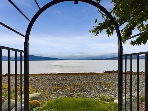 Lena Beach Villa – Luxury Oceanfront Escape