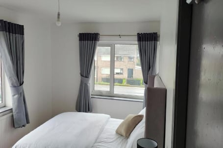 Standard Double Room | 1 bedroom, desk, free WiFi, bed sheets