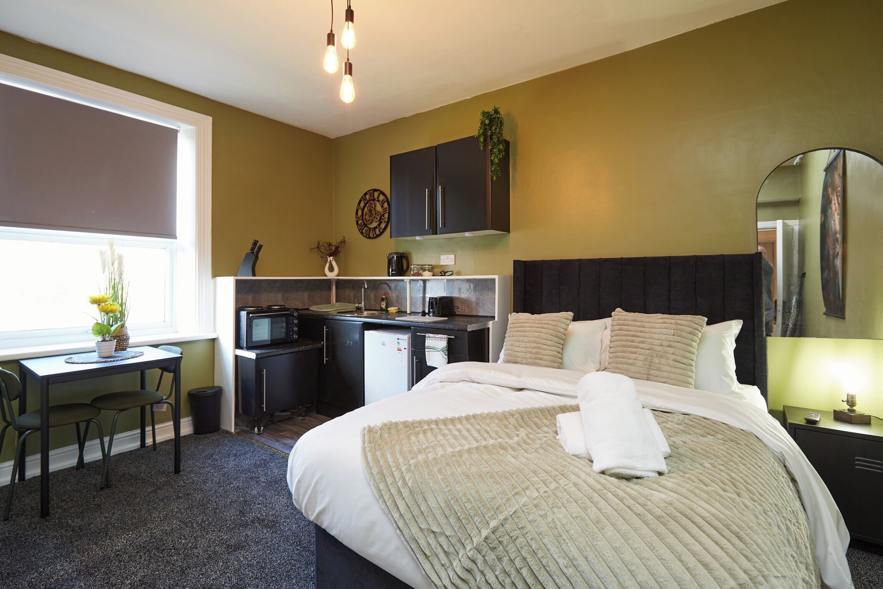 طراز فريد لكل وحدة ومساحة عمل للكمبيوتر المحمول وتجهيزات عازلة للصوت