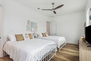 5 chambres, fer et planche à repasser, Wi-Fi, draps fournis