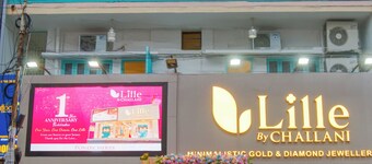 Daffodils by La Maison Charu 