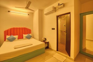 Basic Room | Bathroom - Daffodils by La Maison Charu  (Puducherry)