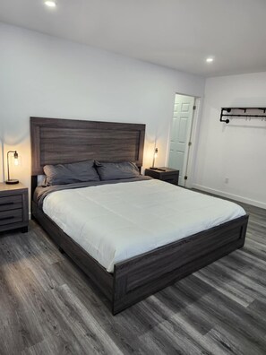 Blackout curtains, soundproofing, free WiFi - Auberge Le Cosy Amos (Amos)