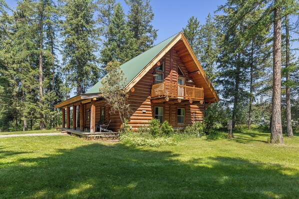 Exterior - Peaceful updated cabin with outdoor space near Whitefish (Columbia Falls)