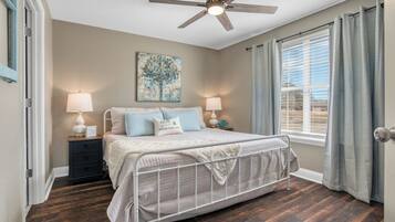 3 bedrooms, iron/ironing board, WiFi, bed sheets