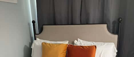 مكواة/لوح كي وواي فاي وملاءات أسرّة