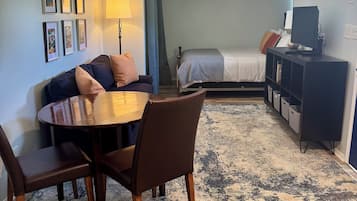 Bügeleisen/Bügelbrett, WLAN, Bettwäsche