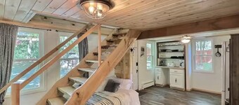 Cozy Cabin with Fireplace, Firepit, Close to Lake