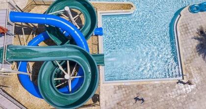 Luxury Private Pool Townhouse/Free Water Park/5B4B