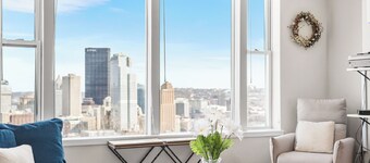 Breathtaking views of Pittsburgh from Mt. Washington! Rooftop deck + parking!