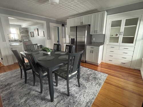 Cozy 3 bedroom in a friendly neighborhood close to I-93!