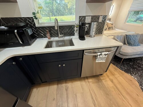 Cozy lakefront equestrian cabin near enchanting Mt Dora