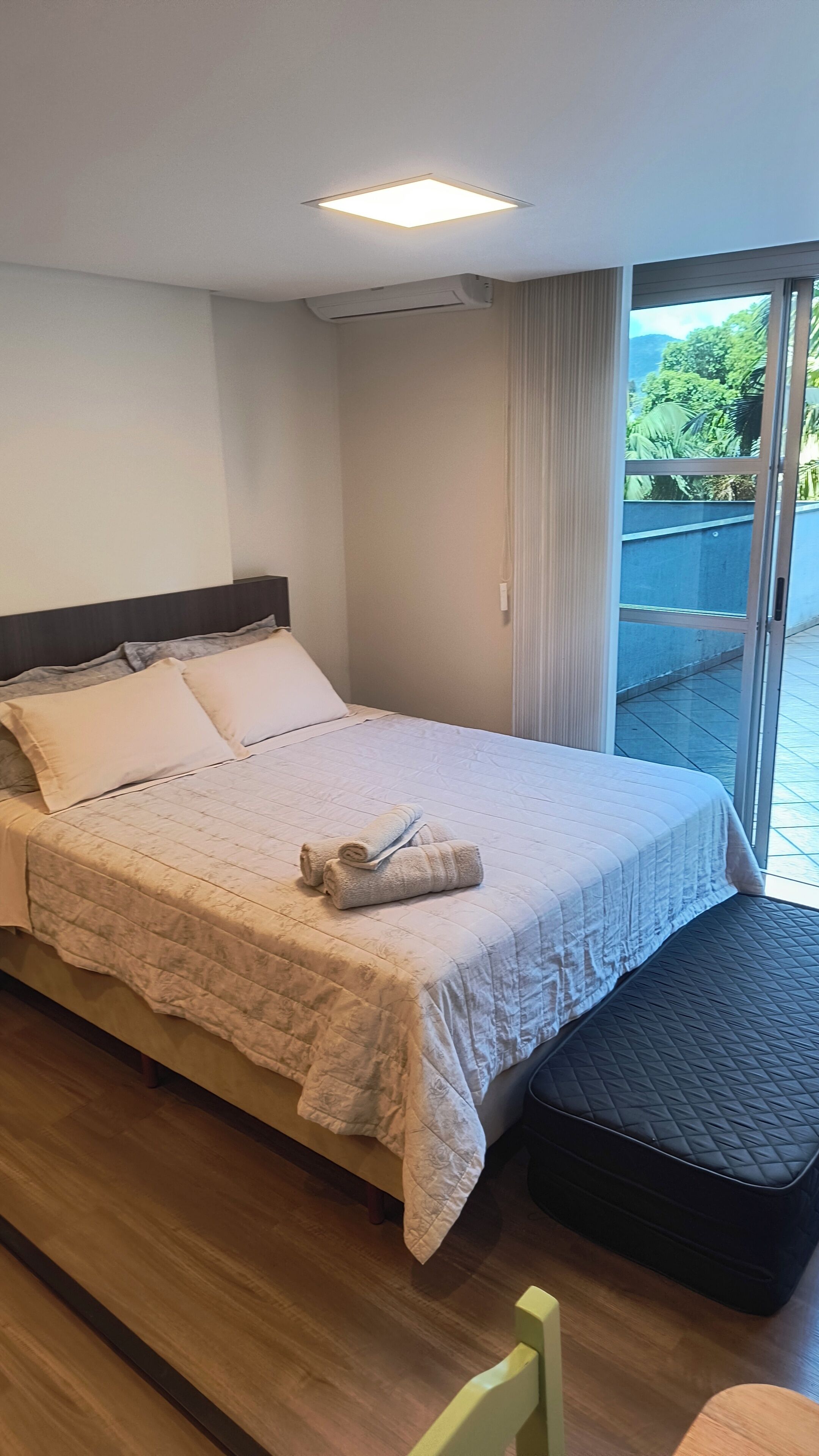 1 bedroom, desk, iron/ironing board, travel crib