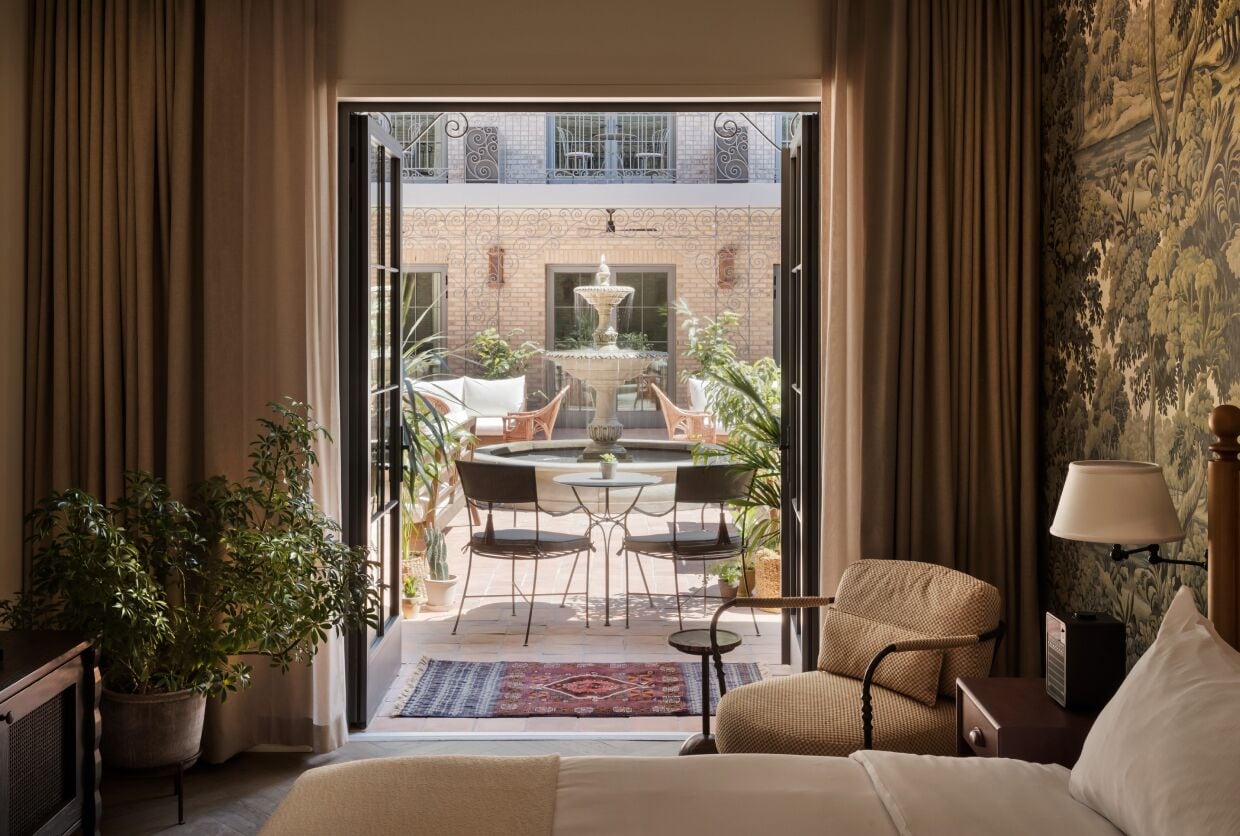 Room, 1 King Bed (Courtyard) | Minibar, in-room safe, free WiFi, bed sheets