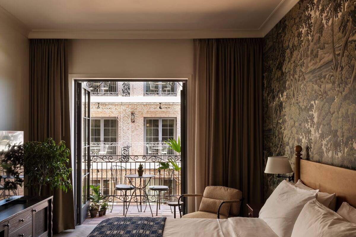 Room, Balcony | Minibar, in-room safe, WiFi (free), bed sheets