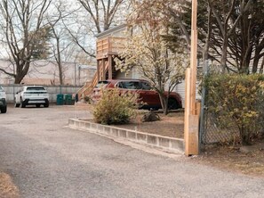 Property grounds - Great for families, travelers, or anyone needing a comfy place to stay! (Warwick)