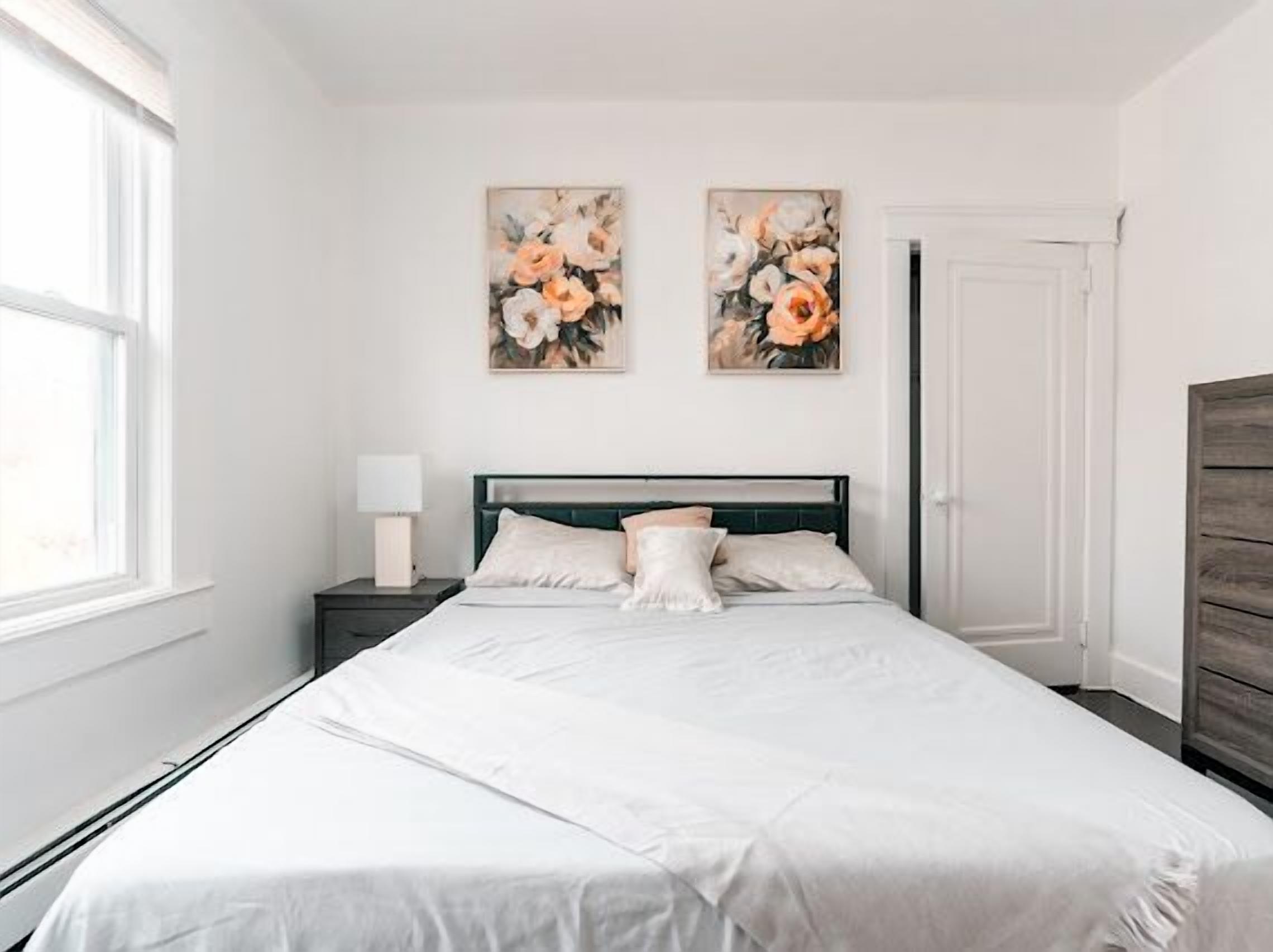 3 dormitoris, escriptori, planxa i posts de planxar i wifi gratuïta 