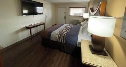 The Derby Inn and Suites