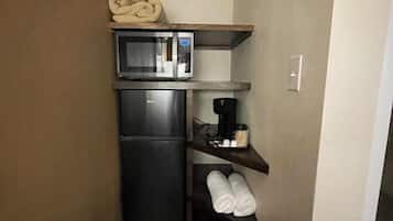 Kamar Single, 1 Tempat Tidur King, Bebas Asap Rokok | Wi-Fi gratis dan seprai linen