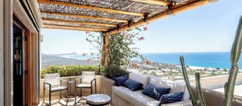 Come see 49 whales a day from your patio and pool.