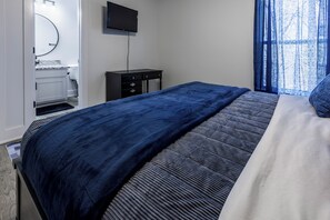 3 bedrooms, desk, free WiFi, bed sheets