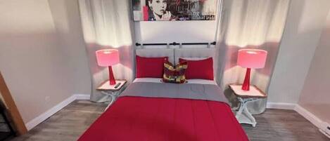 1 habitación, tabla de planchar con plancha, wifi y ropa de cama