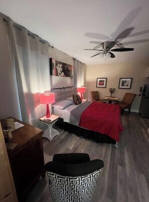 1 habitación, tabla de planchar con plancha, wifi y ropa de cama 