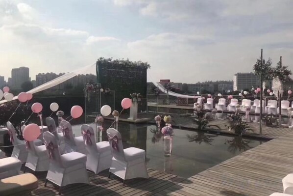 Unclassified image, 1 of 69, button - Metropark Hotel Yancheng (Yancheng)