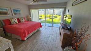 2 bedrooms, desk, free WiFi, bed sheets - Ground floor, Beachfront, Updated Family Condo (New Smyrna Beach)