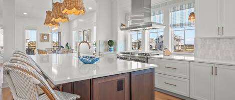 House (5 Bedrooms) | Interior