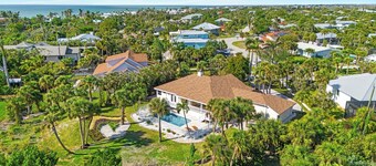 Beach Bungalow With Pool and Huge Yard