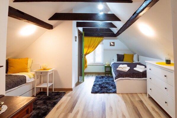 2 bedrooms, iron/ironing board, internet, bed sheets