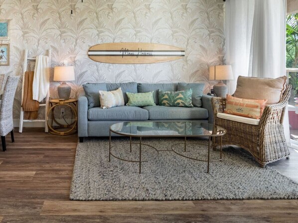 Smart TV - Walk to Beach, Dining & Shops. Pool and AC (Kihei)