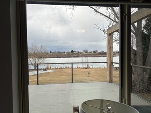 Habitación clásica, vista al río | Wifi gratis 