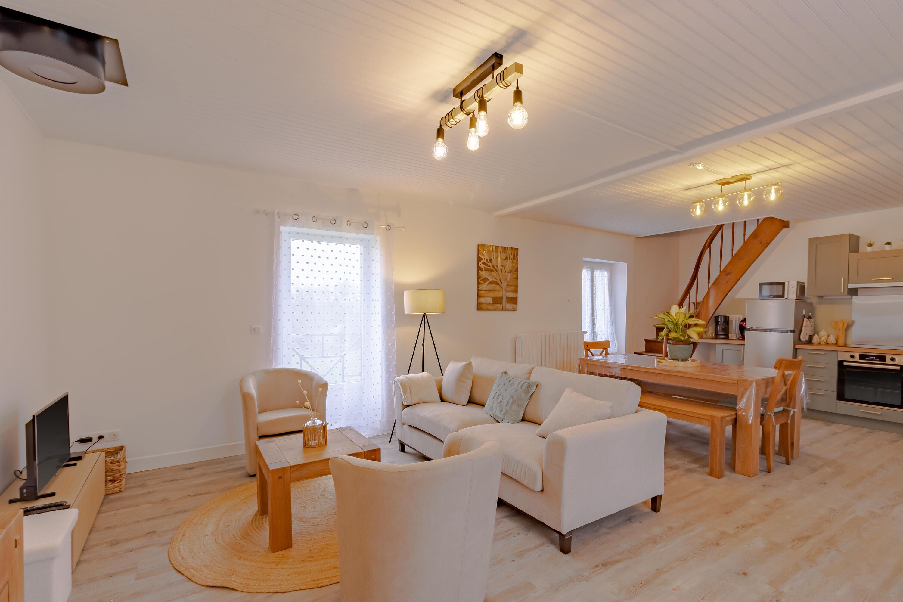 Smart-TV, bordtennis og bøker